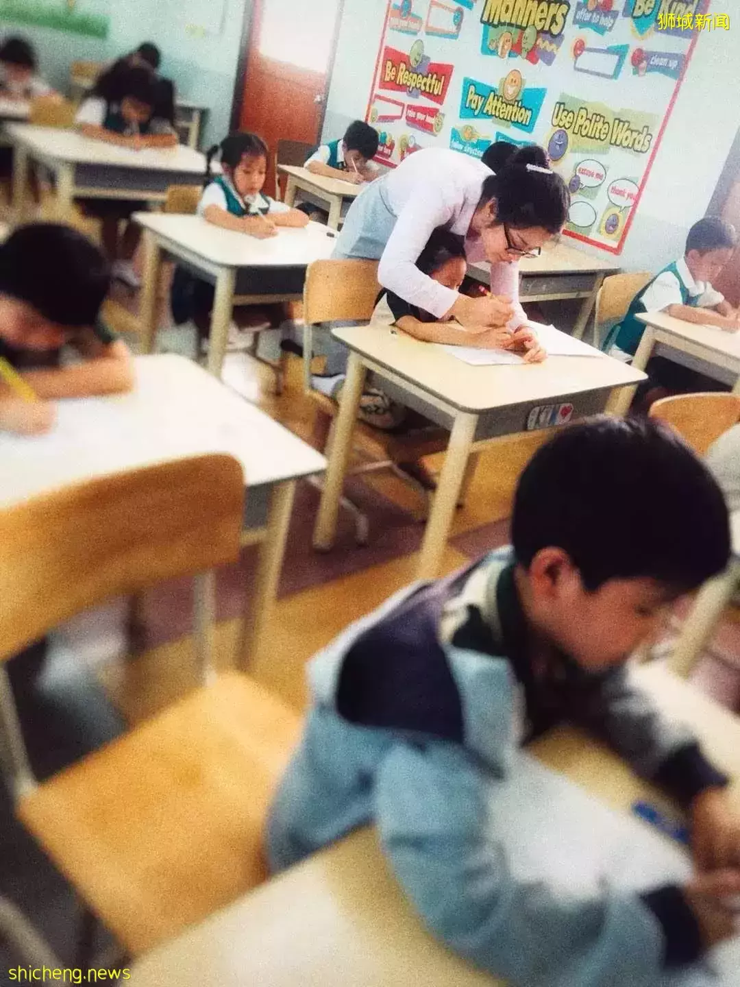 掌掴、捆綁、開水燙……新加坡虐童案達10年新高，這些惡魔都是誰