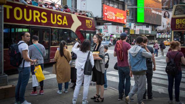 李显龙:很多人没选择回去“祖国”,选择待在了新加坡