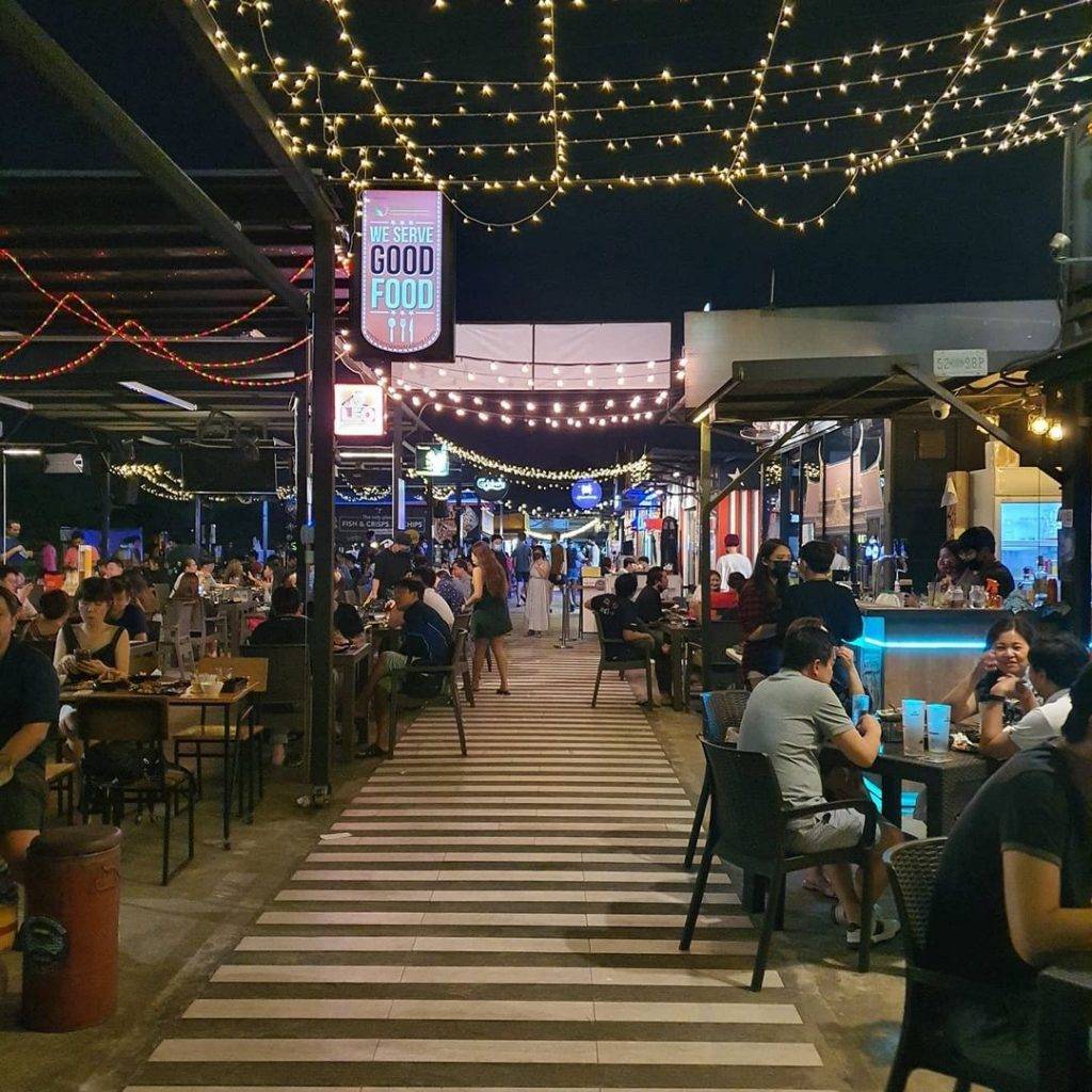 夜貓出遊🔛 10大夜間娛樂活動，開啓嗨皮夜生活！玩轉新加坡密室、保齡球、超夯貨櫃