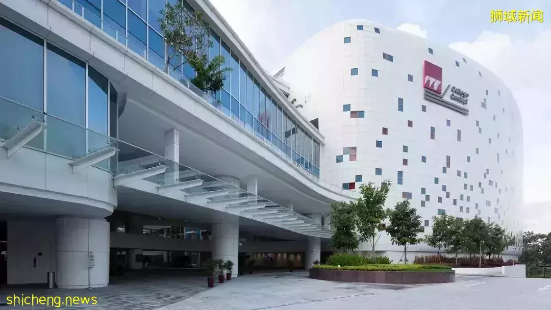 從豪華宮殿淪落到住組屋、收垃圾，新加坡皇室後裔的生活太慘烈了