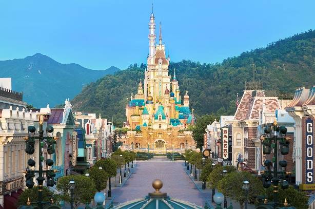 新加坡和香港即将通航，酒店大促销快来香港迪士尼玩吧