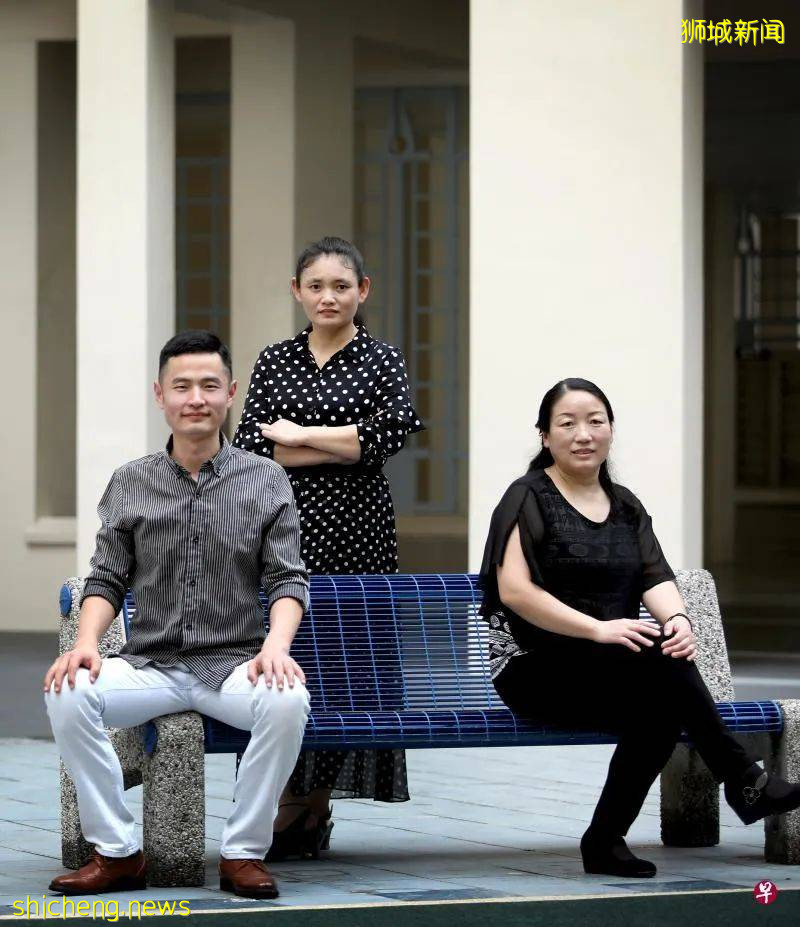 这几位中国客工走上这条路，在新加坡获得加薪