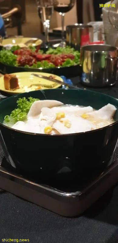 美食博主探店Symphony Cafe & Lounge 美食，美酒還有新加坡最迷人的夜景