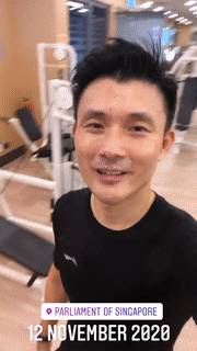 從木讷小子到新加坡“最帥議員”，改變他的女人到底是誰