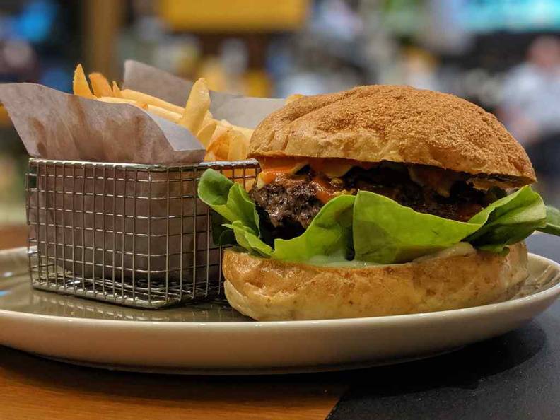 新加坡30多間孩子喜歡的餐廳，自帶免費遊樂場！樹屋、蹦床、攀岩、秋千都有（上）