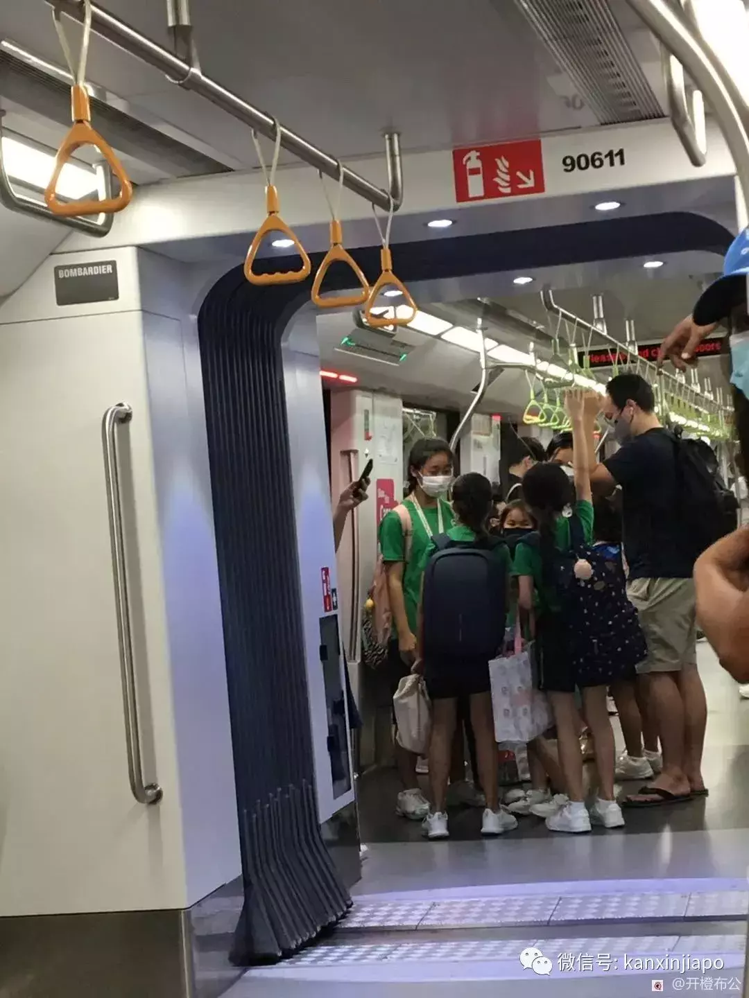 “在地铁上见到的新加坡小学生现状,刷新了我的认知”