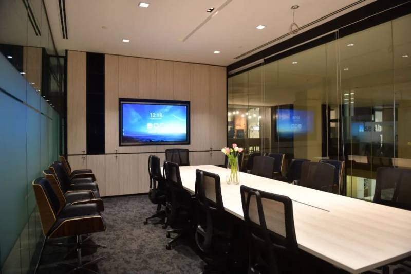 “中國留學生是間諜？！” 英國也開始跟風美國，留學生怎麽那麽難