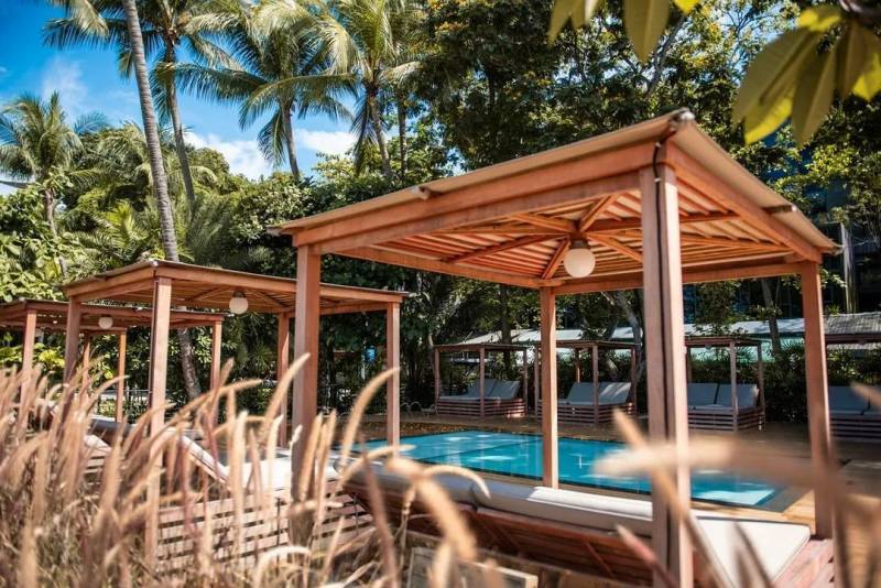 陽光、海浪、沙灘、椰樹,來這些獅城海灘Club/Bar一站式打卡