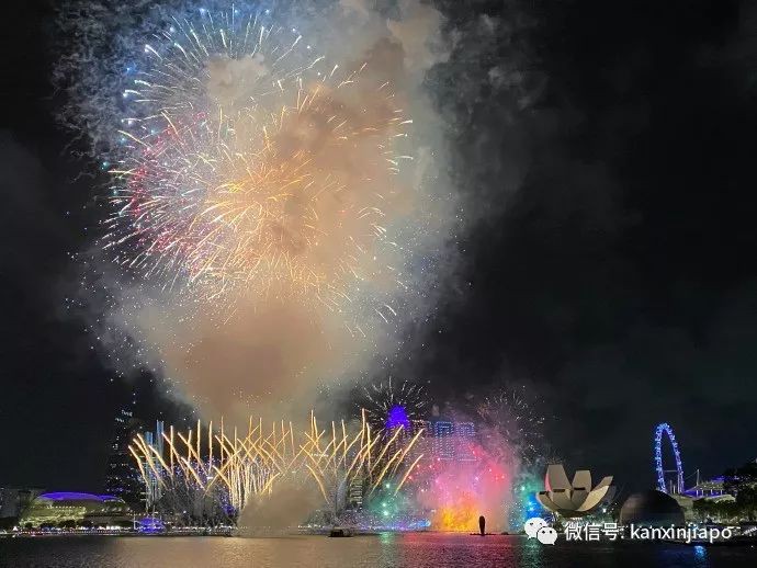 超酷炫！2020跨年烟火，无人机方阵，灯光秀照亮新加坡