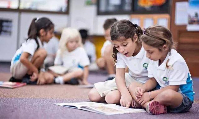 每年300多万人从中国涌入新加坡,就是为了这些