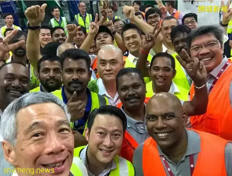 主動“搭讪”新加坡總理李顯龍，居然興奮地忘記合影啦