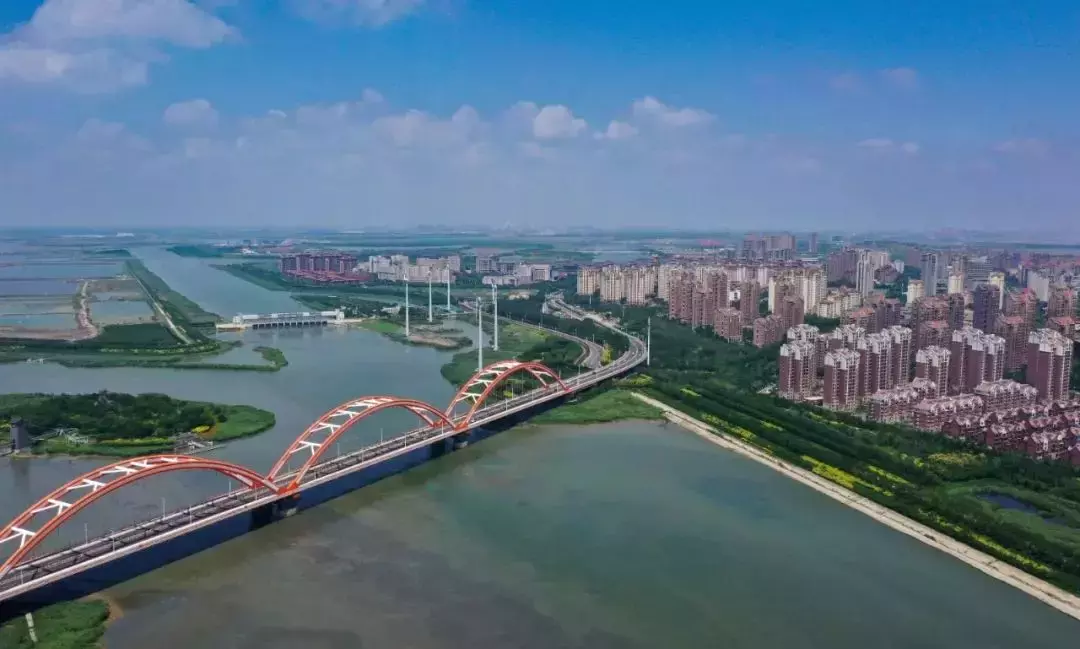 刚刚,中国驻新大使馆宣布回国新规!接种中国疫苗回国规定调整,新中关系更近一层