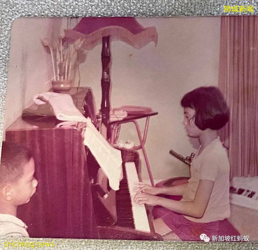 新加坡女部長和議員分享童年舊照　以自身經曆鼓勵年輕女孩勇敢追夢