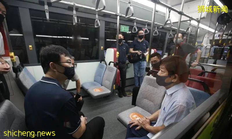 新加坡預計已有三分之一人士複工,地鐵和巴士服務趟次已恢複至疫情前水平!