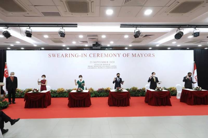 李显龙总理:新加坡面对疫情危机,社理会扮演着重要角色