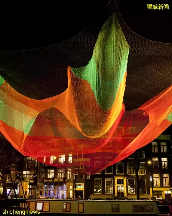 新加坡iLight灯光艺术节强势回归!光影交错,炫彩夺目