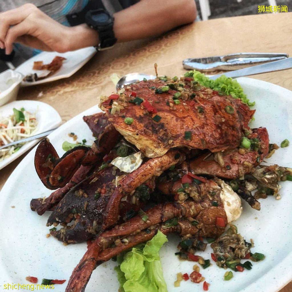 老字号海鲜餐馆🏅️抗疫大放送!螃蟹,小龙虾泡饭粥等特色主食只要S$9🤤螃蟹小龙虾买一送一