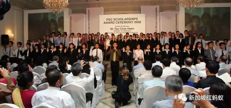 新加坡公共服務獎學金得主：近半住組屋，頂尖名校不及半數