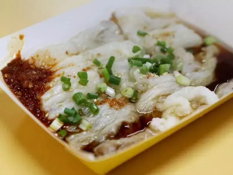 新加坡这款油鸡不配辣椒酱姜蓉,卤水还有蚯蚓,让老饕医生一路支持