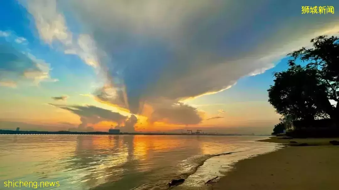 朋友圈刷屏！新加坡天空奇景再現，一波美圖襲來！太美了