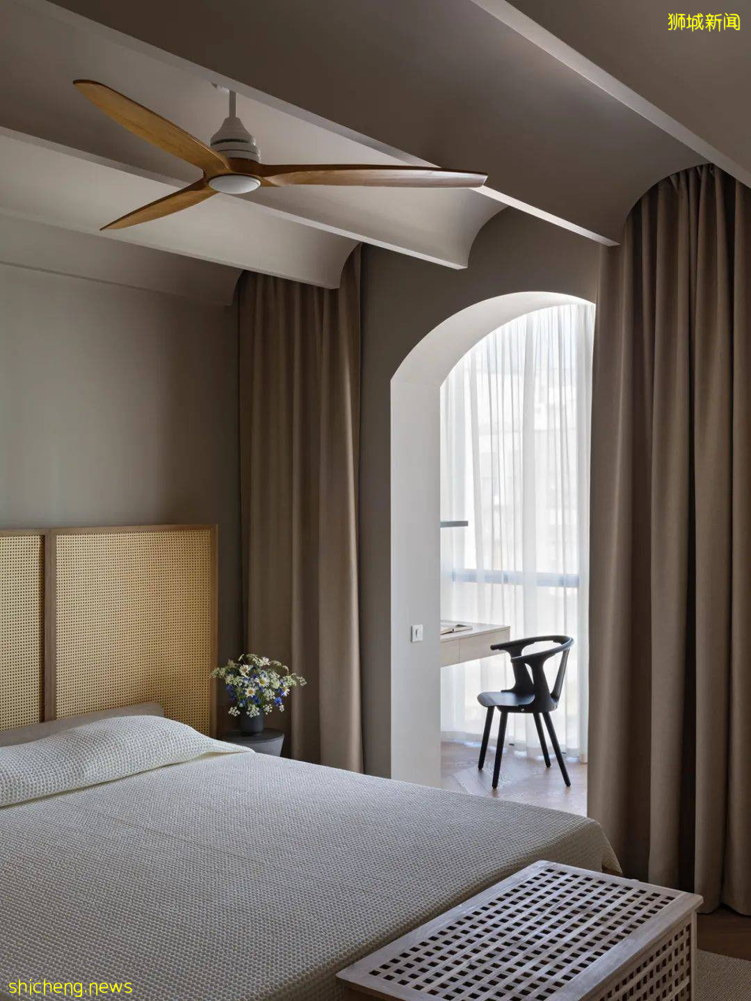 融入新加坡文化的极简公寓