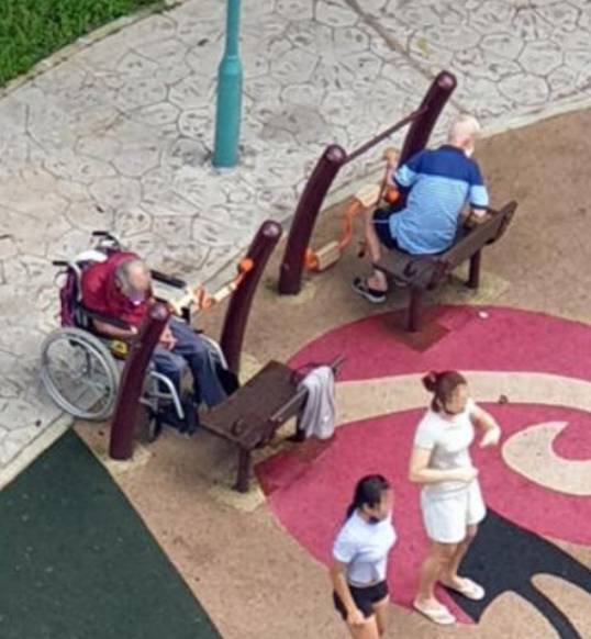 新加坡佣工沉迷跳舞拍TikTok,老人小孩放一边无人管