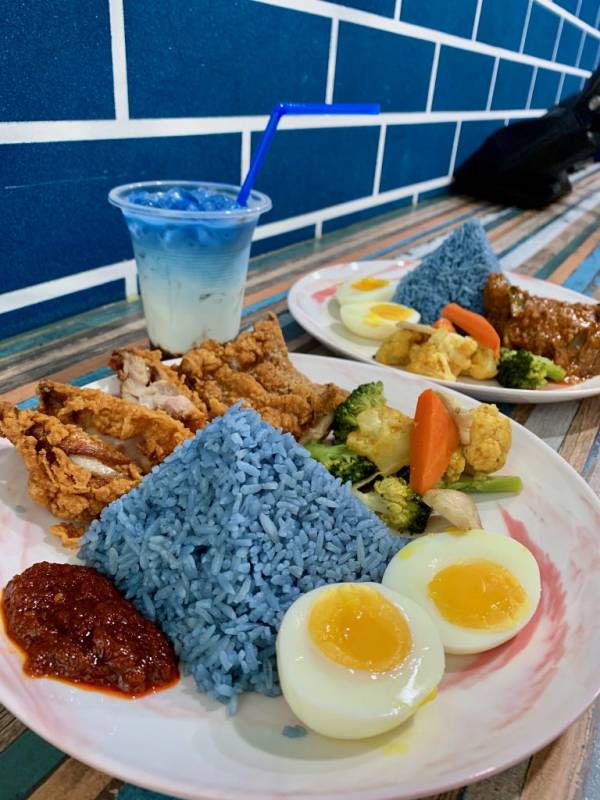 新加坡的平價美食之王,超好吃的Nasi Lemak大盤點