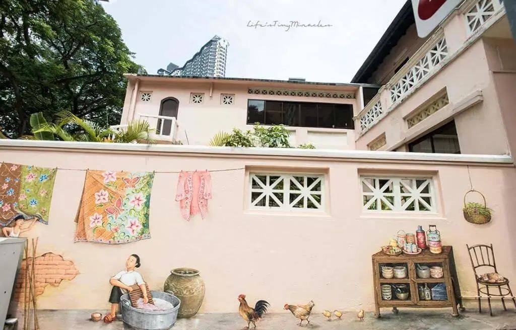 柯南街頭吃榴梿?私宅門口驚現20米壁畫?虞書欣每次都要來這裏