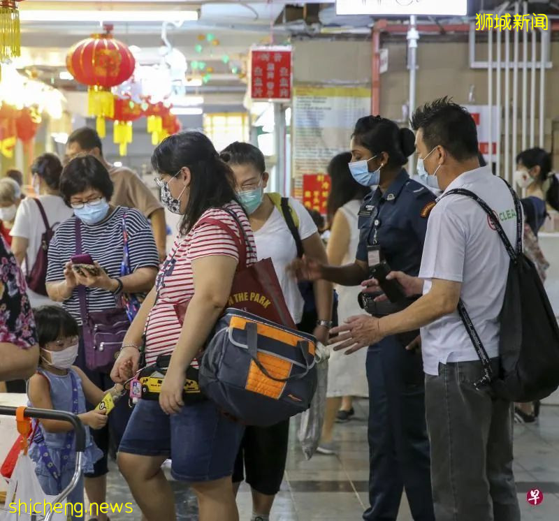 新加坡暂不收紧或放宽防疫