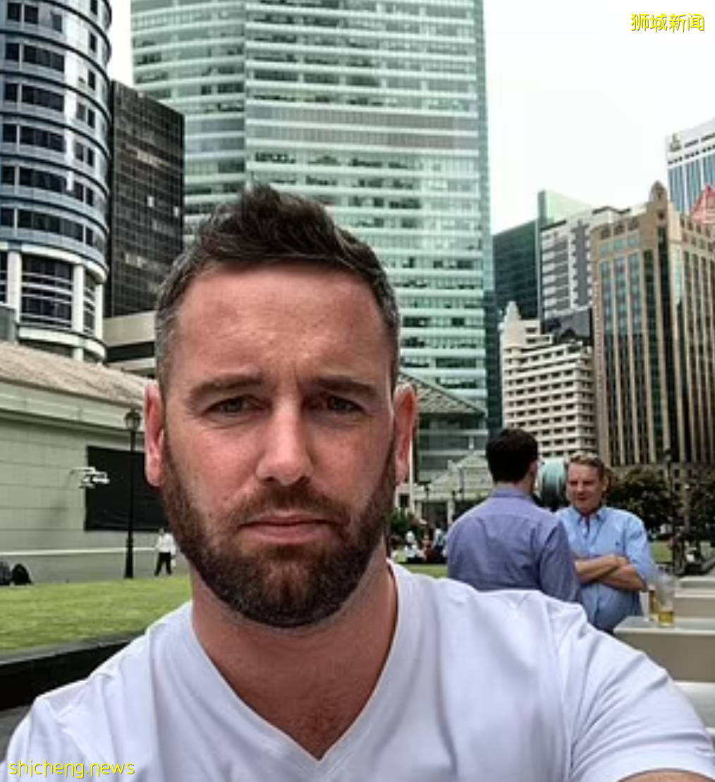 在新加坡不戴口罩的英国人,终于被判坐牢+遣返!女粉丝大闹法庭