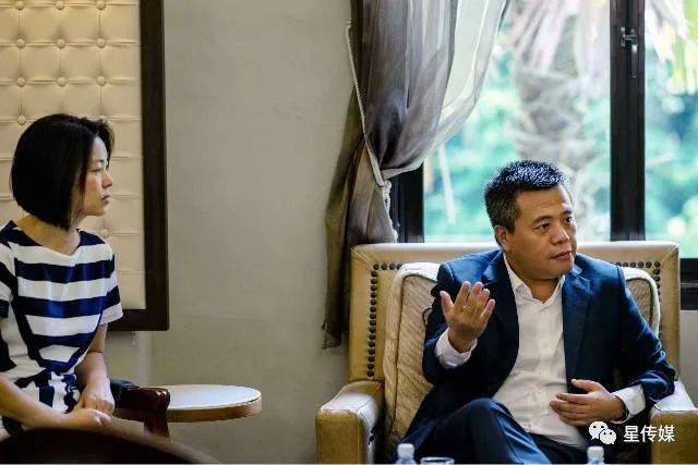 31歲成中國首富,遷居新加坡,給美國捐款8億,稱捐贈無國界