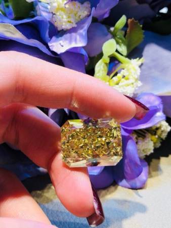 本区域最大珠宝展 展出6亿罕见宝石