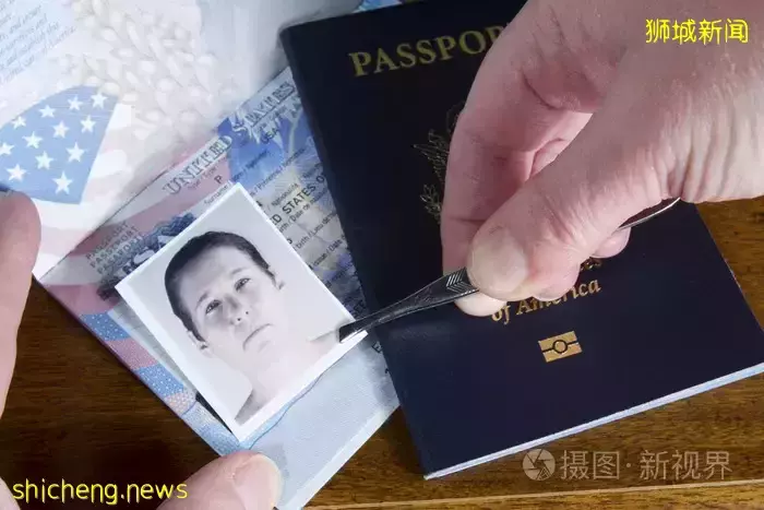 爲1000美金,馬來西亞空少參與僞造護照,在新加坡交易被抓獲