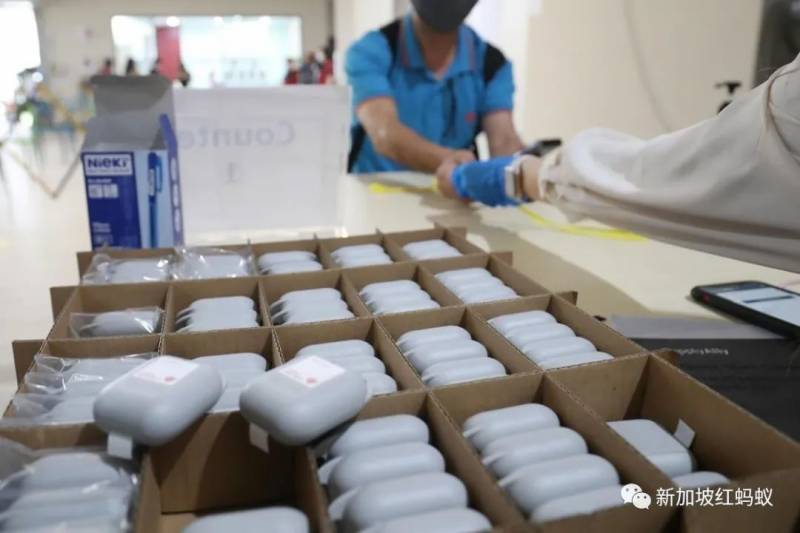 冠病疫情初期對“合力追蹤”說不的新加坡人，現在不得不 Say Yes了