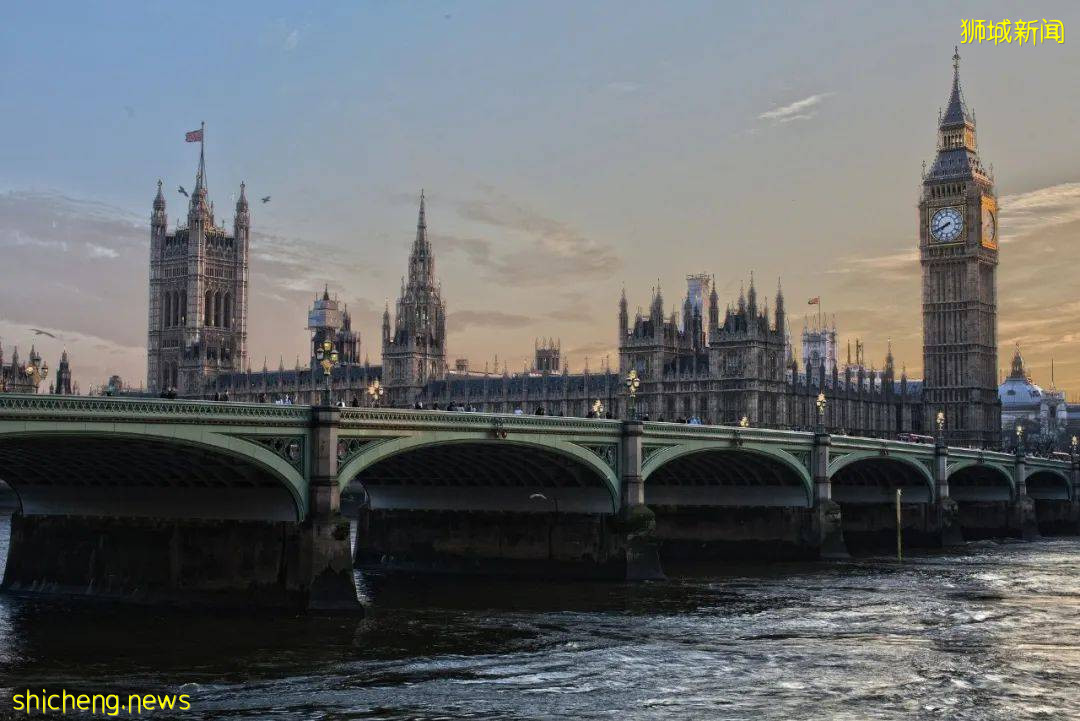 在新加坡抢银行不用被鞭刑,这个洋人凭什么