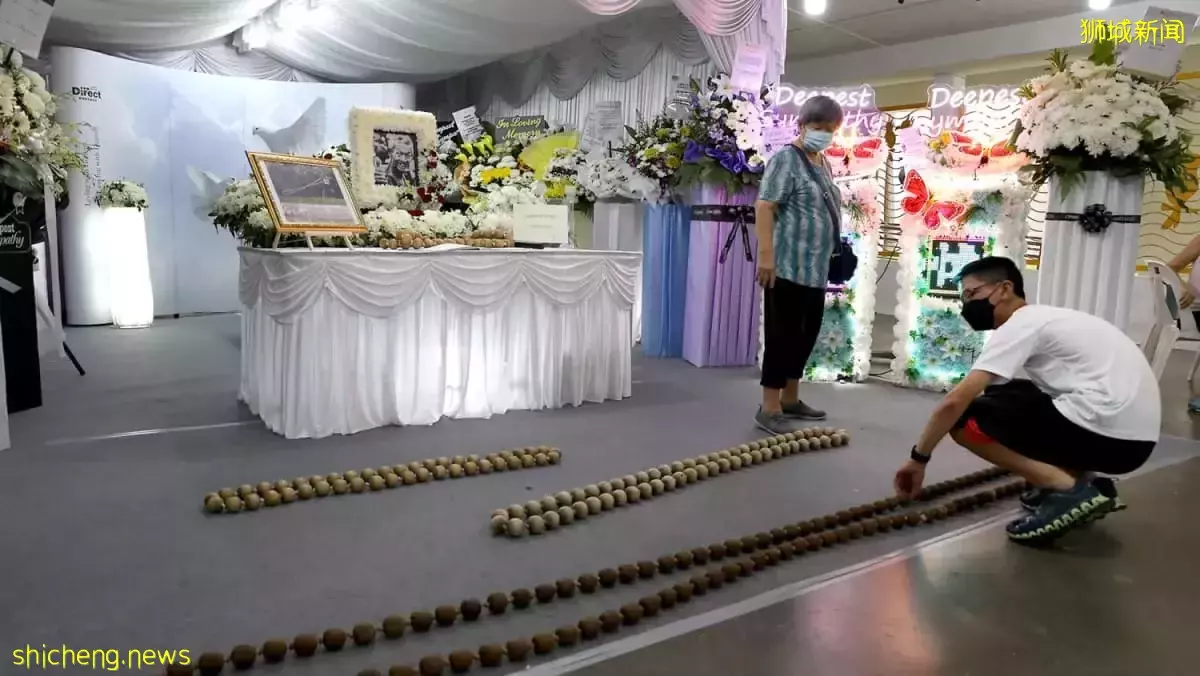 視“木珠”如命 木珠呼啦圈對烏節路“賣藝老伯”有多重要