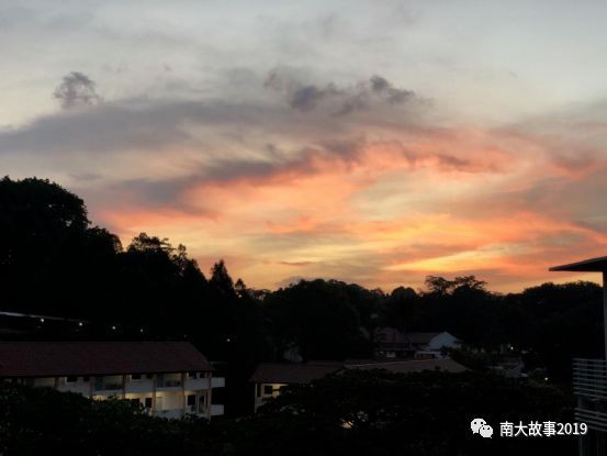 看了新加坡的云，才明白什么是天空之城！