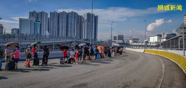 馬勞回家 路難行 烈日下曝曬3小時 等通關