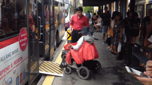 新加坡網友：“台灣求求了，別再cue我們了……”