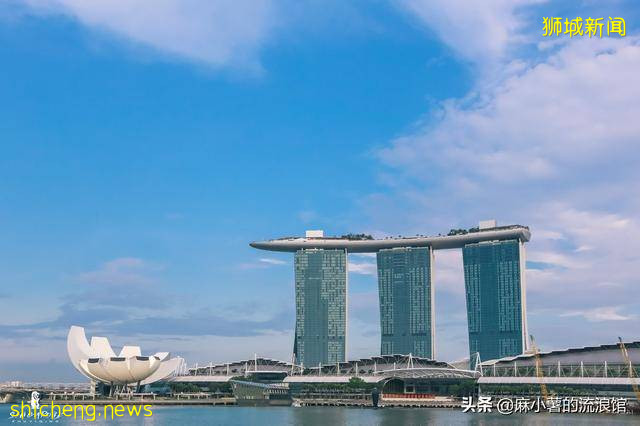 新加坡最豪华的体验，金沙酒店楼顶无边泳池，只有住一晚才能享受