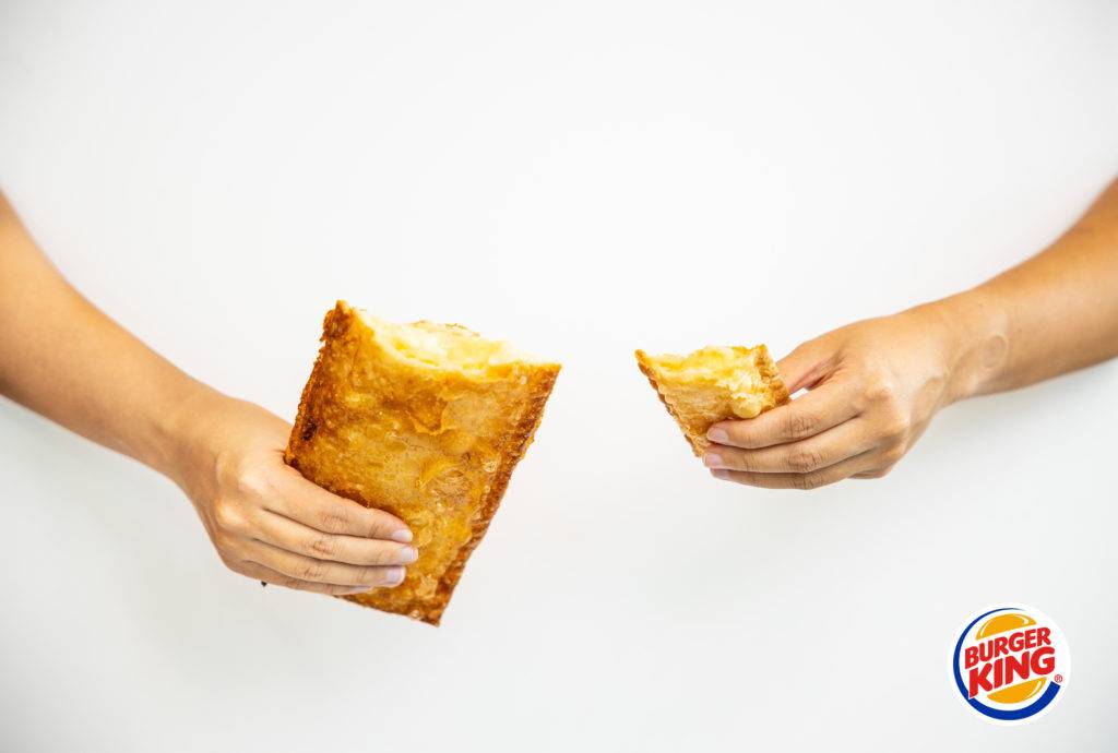 人日好康免費送禮🤩 Burger King送出獨家款“巨型黃金派”🔥 僅限今天+首100位,先到先得