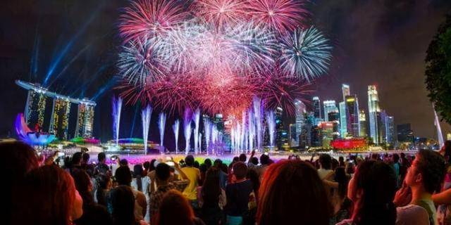 新加坡跨年烟火秀,疫情前VS疫情后