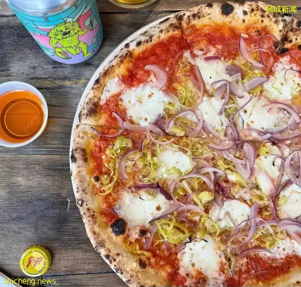 纽约最佳披萨“Roberta's”来了!主打木炭炉火披萨,不接受提早订位,要吃只能去现场等🍕