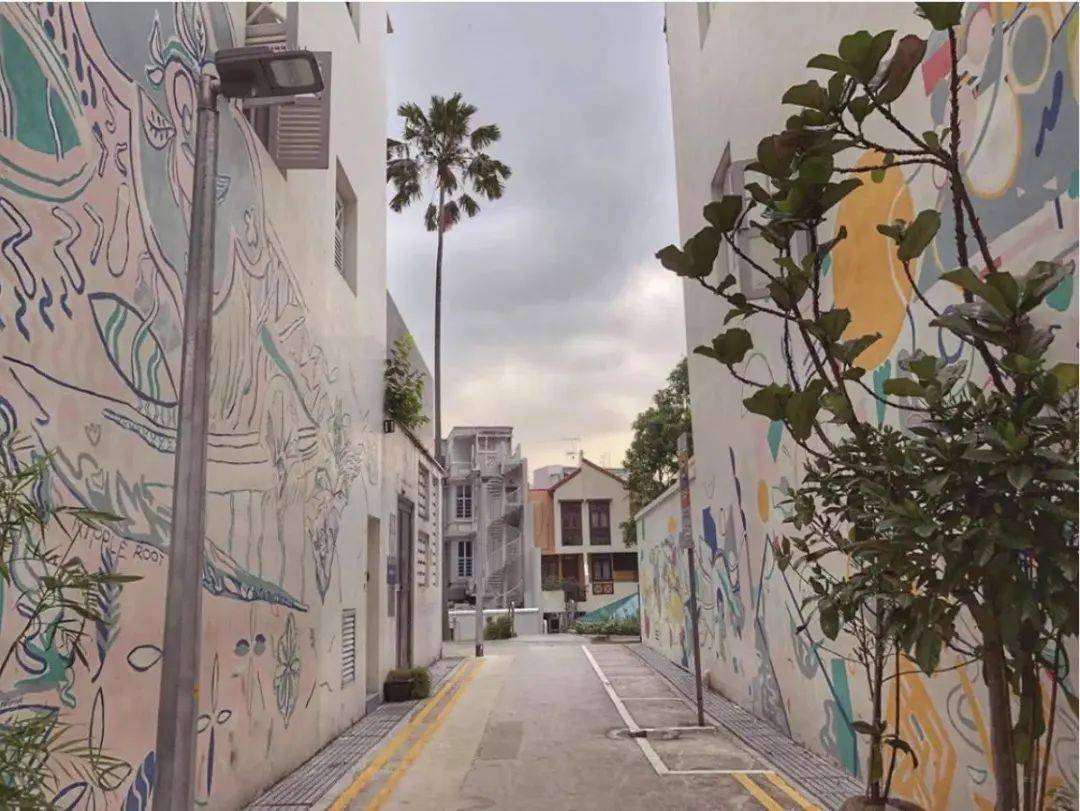 柯南街頭吃榴梿?私宅門口驚現20米壁畫?虞書欣每次都要來這裏