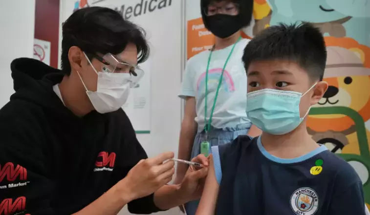 在新加坡,打科兴/国药必须接种第四针!否则