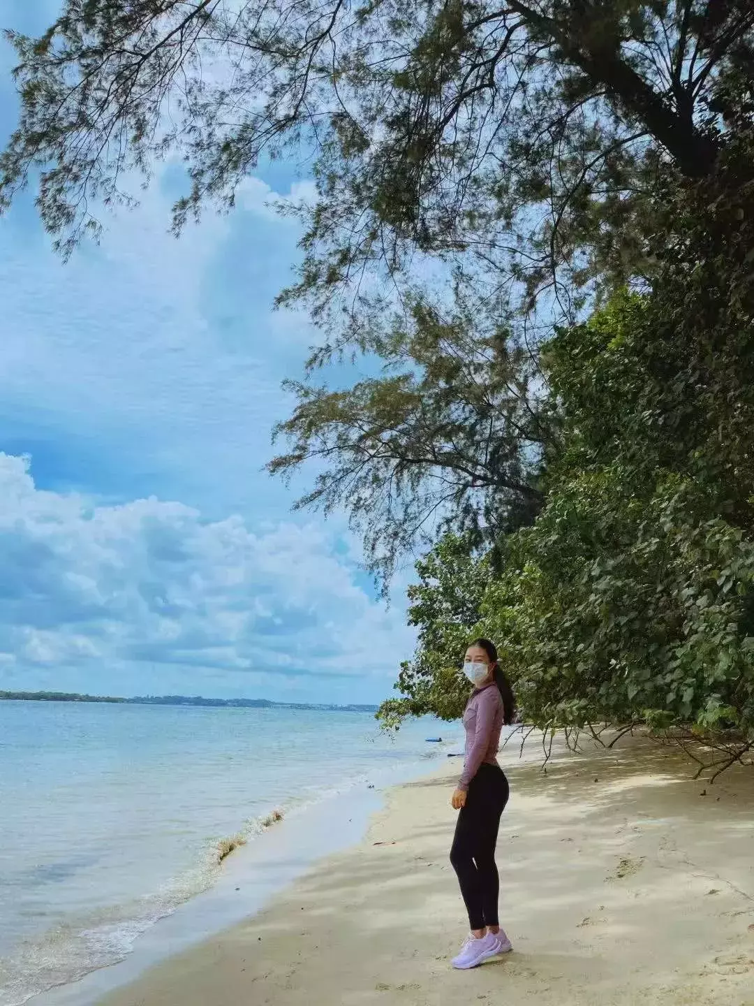 在中國有房不住、有車不開！1個月花10萬房租，“自討苦吃”來新加坡陪讀，她爲了什麽