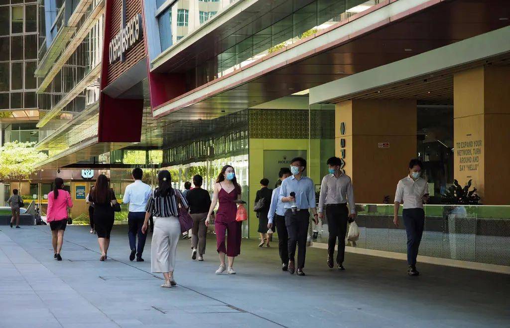 新加坡政府推出招聘獎勵計劃,首月超過5萬人受益