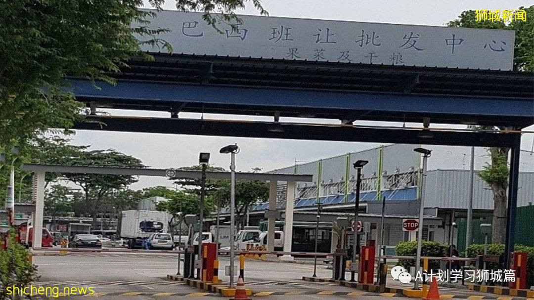 9月27日，新加坡新增1647起，其中本土1642起，輸入5起，再有兩名年長者死于冠病並發症