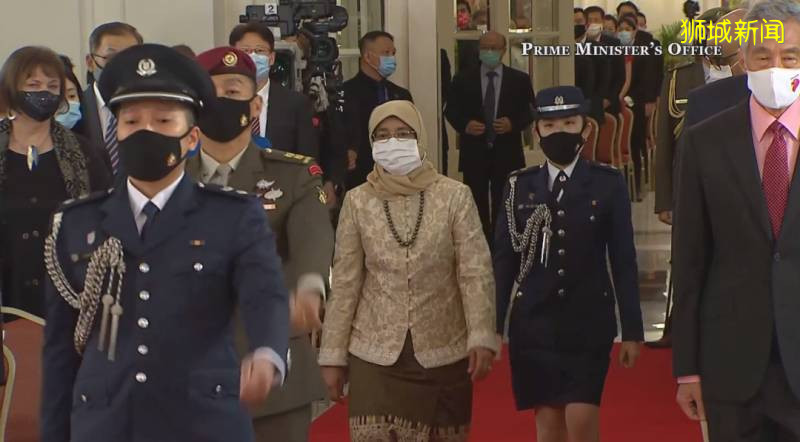 多圖!李顯龍宣誓就任新一屆的新加坡總理,反對黨議員也來了