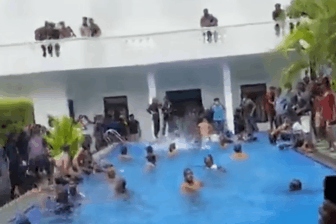 斯裏蘭卡總統搭軍機出逃後，抵達新加坡